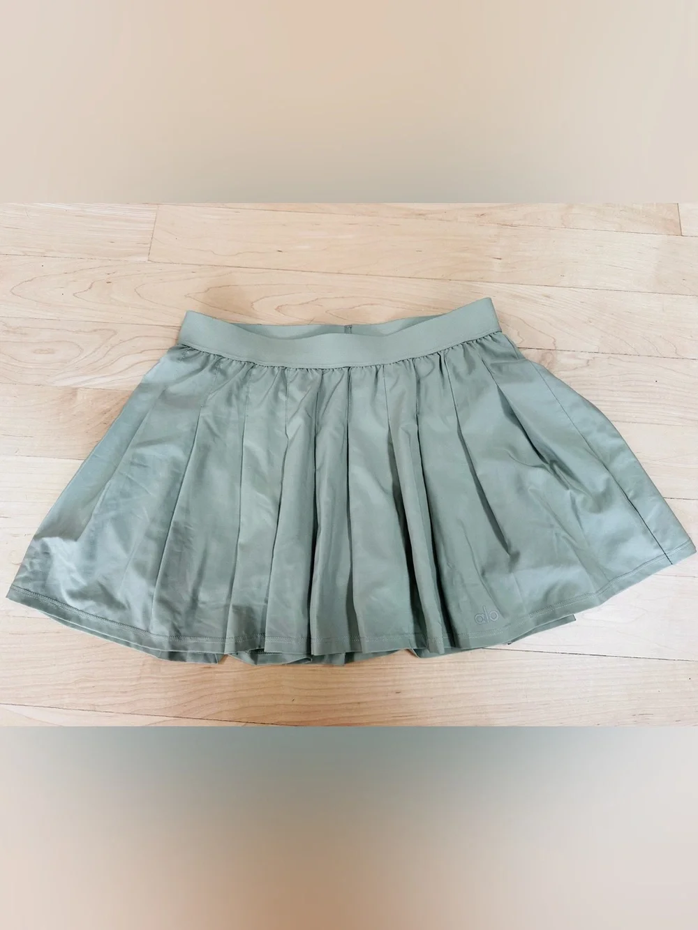 ALO Pleated Light Olive Green Women's Tennis Skirt - size S/P
